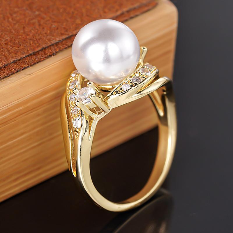 Huitan Elegant Gold Color Women Ring Imitation Pearl Luxury Party Accessories Curve Design Inlaid Shiny CZ Fashion Jewelry