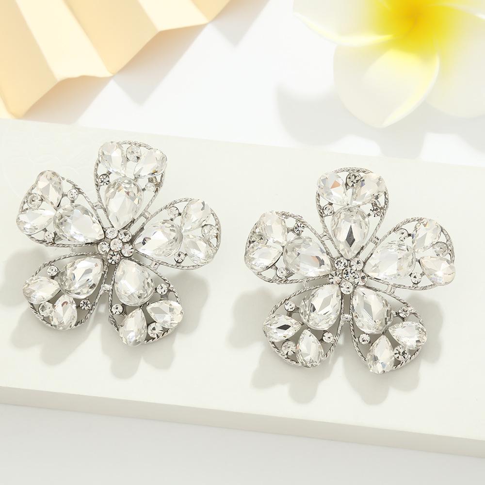 Irisierende Diamant Fünfblattblume Ohrstecker - Exquisiter High-End Abschlussball-Stil