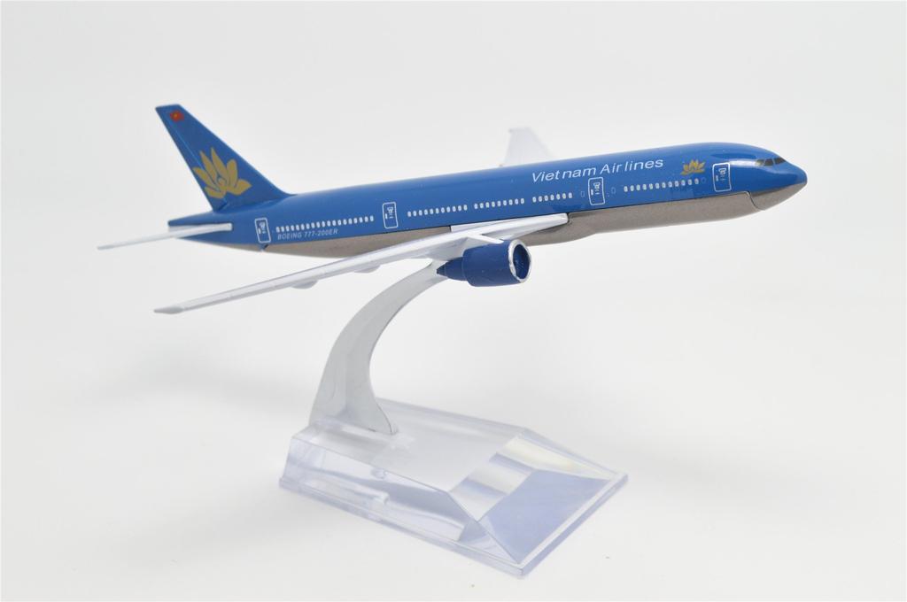 TANG DYNASTY 16cm Vietnam Airlines Boeing B777 Alloy Airplane Model Toy 1/400