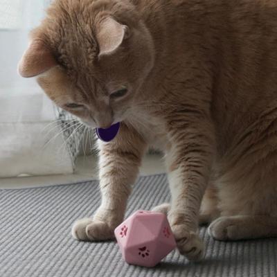 Kedi Mama Dağıtıcı Zar Şeklinde İnteraktif Mama Yemleme Oyuncağı, Çok Yüzlü Zar Şeklinde Eğlenceli Mama Dağıtıcı Kedi Bulmaca Oyuncağı, Yavru Kedi Eğitimi ve Zenginleştirme Oyunu
