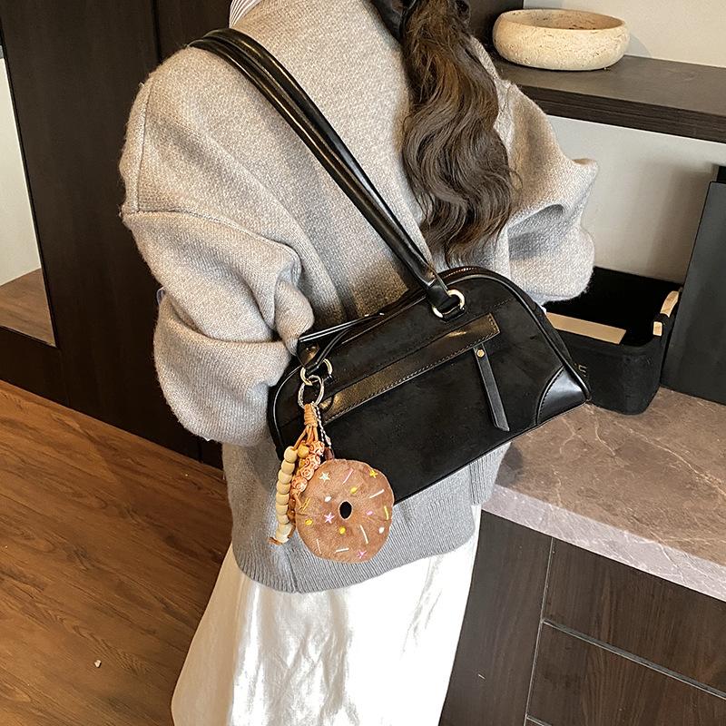 Simple and versatile bag women's large capacity 2025 new autumn and winter retro niche single shoulder underarm bag commuter pillow bag