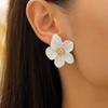 Elegant Alloy Flower Pendant Necklace and Earrings Set for Women - Fashionable, High-End, and Versatile.