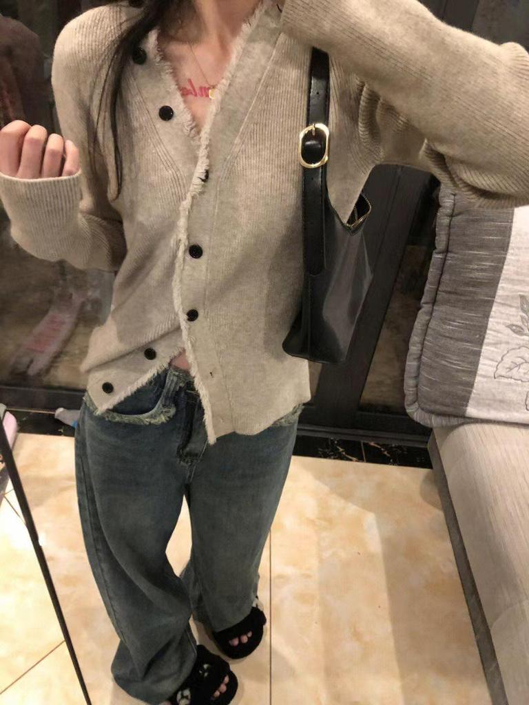 Chic Slim Fit V-Neck Knitted Cardigan for Women - Spring/Summer Long-Sleeve Top