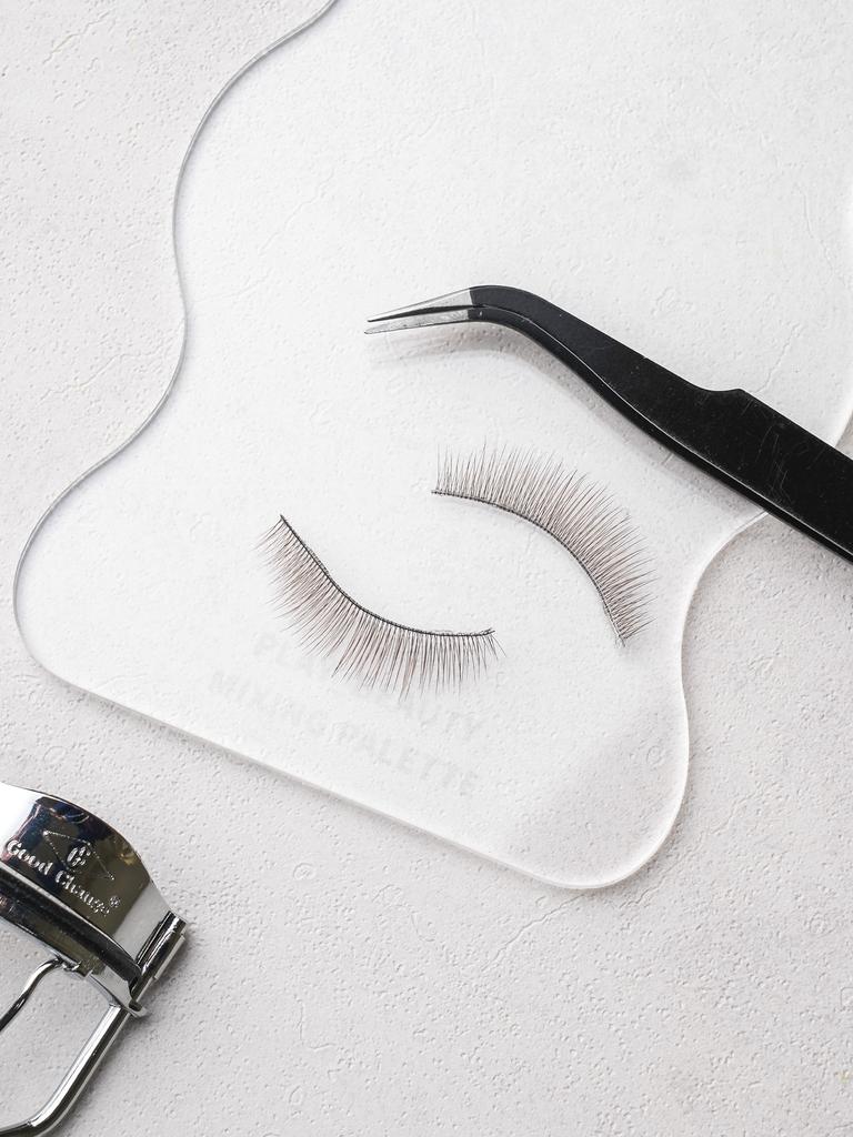 Daily False Eyelashes - First Date Style