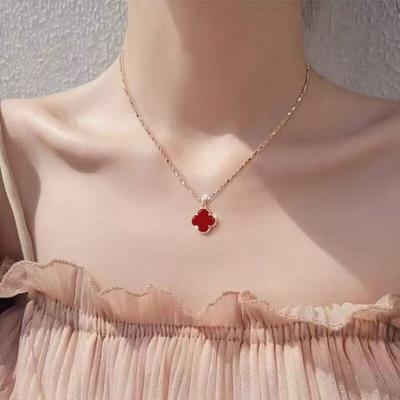 Agate Four-leaf Clover Necklace for Women A Luxurious Pendant Clavicle Chain A Holiday Gift