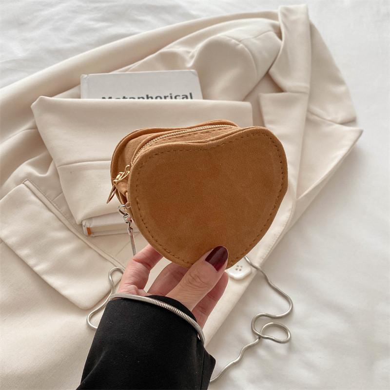 Fashionable Heart Shape Pu Handbag For Women With Unique Colors For Everyday Use