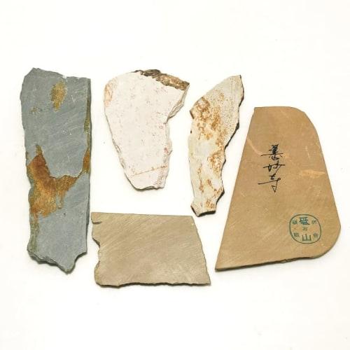 Natural Whetstones, Yamashiro Brand, Randomly Split Into Small Pieces, 150g or More, from Kyoto's Umegahata, Including Okudono, Nakayama, Otsuki, and