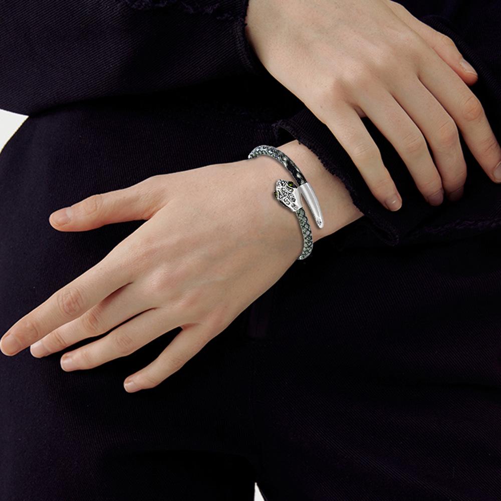 

Exotic Snake Skin Bangle with Micro-Inlaid Zircon золотой