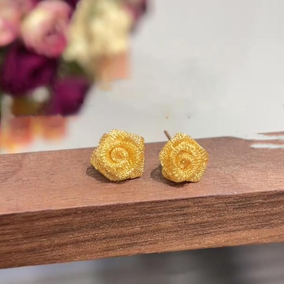 

Серьги-пусеты в виде полых цветов, модные серьги с высоким чувством стиля, серьги в стиле легкой роскоши, универсальные, с индивидуальностью, женские