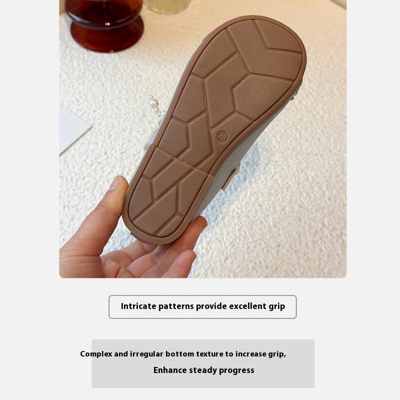 Modne i wygodne skórzane buty na miękkiej podeszwie dla dziewczynek w nowym stylu