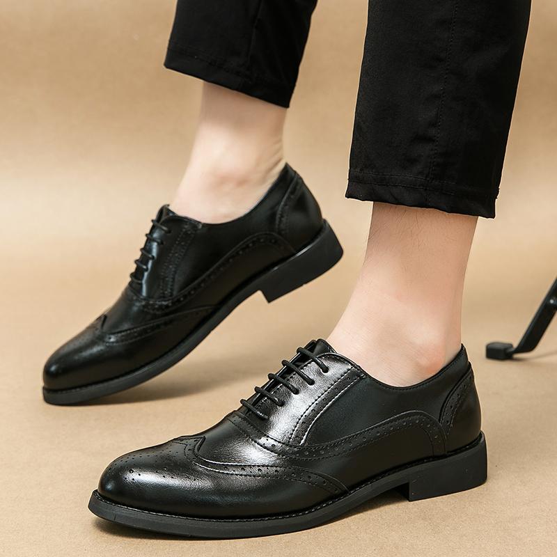 Men White Brogues Derbys Formal Business Leather Shoes Men Retro Black Tuxedo Wedding Classic Dress Shoes Over Sized