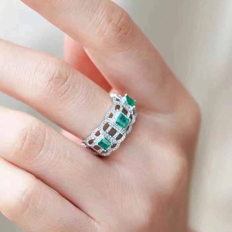 Trend Silver Fashion Hollow Inlaid with Full Diamonds Rings for Women Exquisite Small Square Emerald Ring Wedding Jewelry