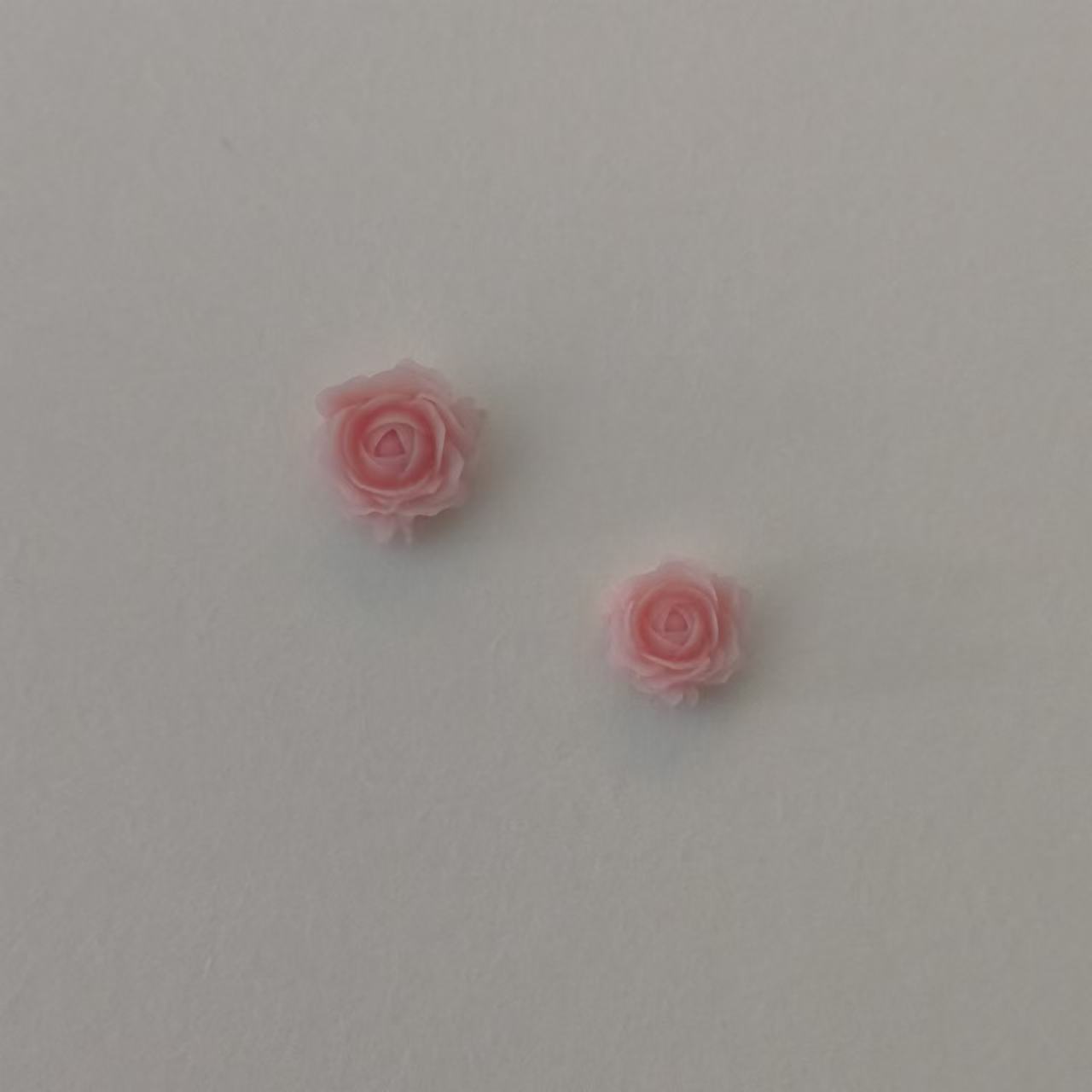 Hot Selling New Dry Rose Nail Art Accessories Gradient Dye Nail Decorations Resin Carved Camellia Accessories 6mm темно-розовый