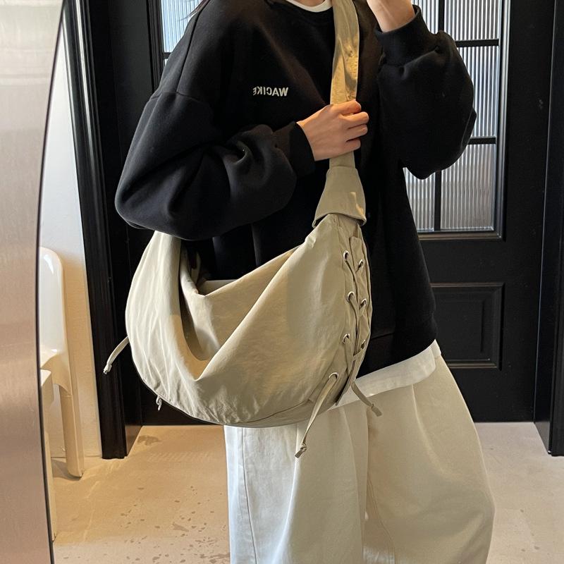 Niche Pleated Nylon Shoulder Bag: 2026 Large Capacity Dumpling Crossbody for Women and Students
