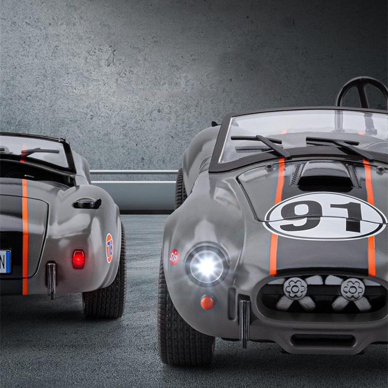 1:22 Shelby Cobra 427 S/C Alloy Sports Car Model Diecast Metal Toy Classic Retro Racing Car Vehicles Model Sound Light Kids Gift