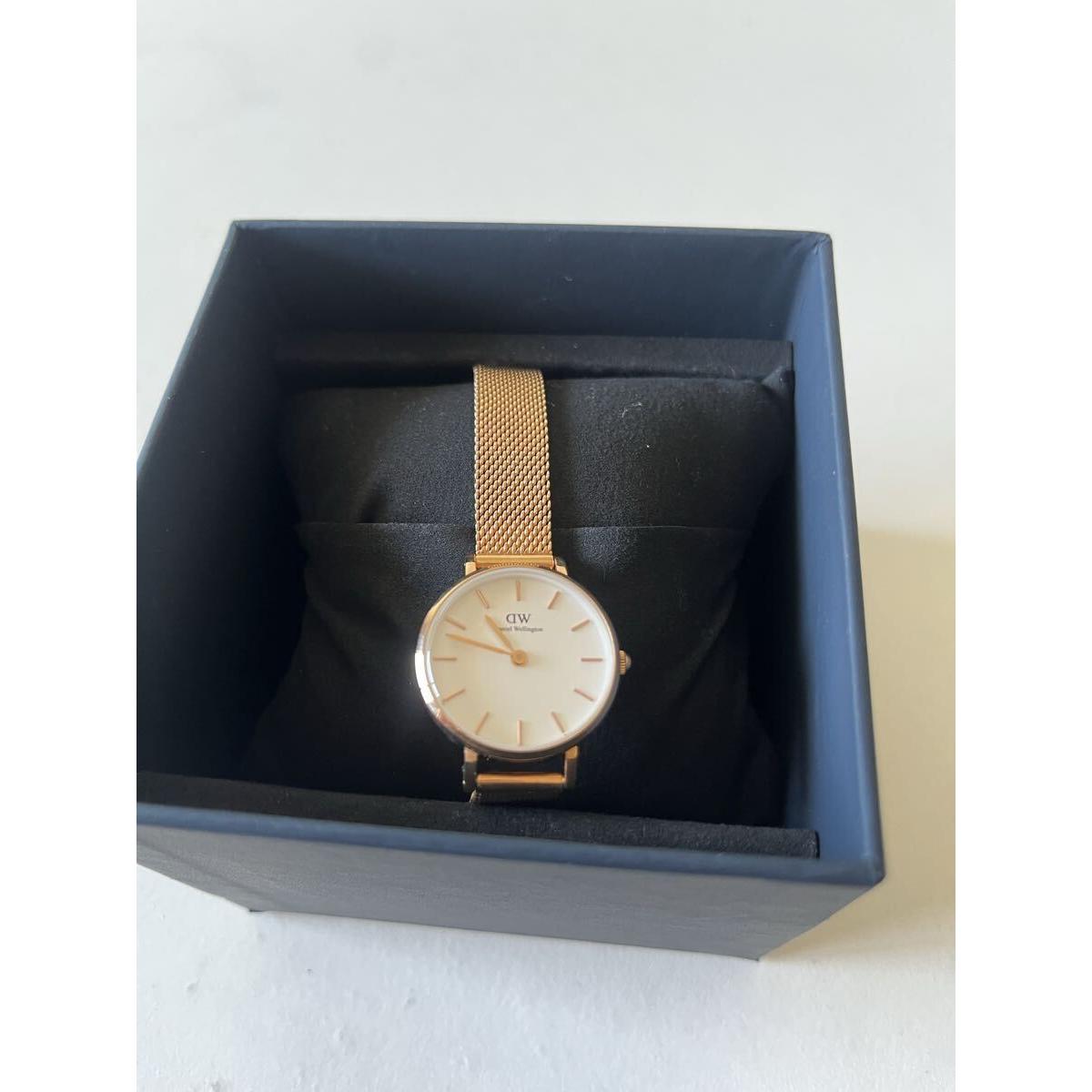 Used Daniel Wellington Daniel Wellington Women s Watch Rose Gold Mesh Belt