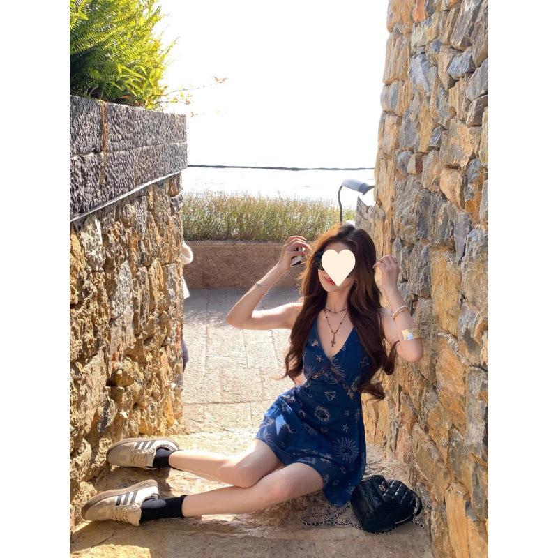 Retro V-neck Blue Floral Sleeveless Strap Dress Spring and Summer Sexy Hottie Shows Figure and Waist A-word Short Skirt
