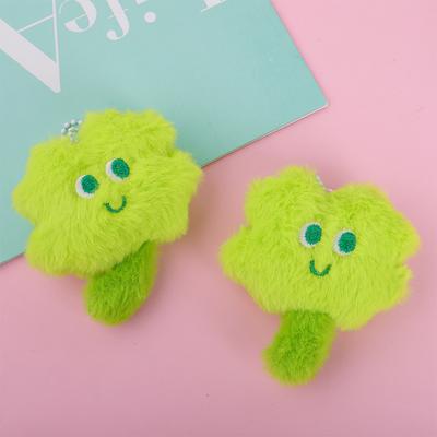 Chaveiro de Pelúcia Grama da Sorte Desenho Animado Trevo de Quatro Folhas Pingente Acessórios de Decoração de Mochila Exquisitos Presentes