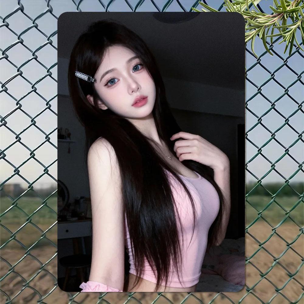 

HD Metal Tin Sign Cute Asian Beauty Pink Crop Top Portrait Vintage Wall Art Decor for Bedroom Man Cave Bar 20x30cm（7.8x11.8inch）