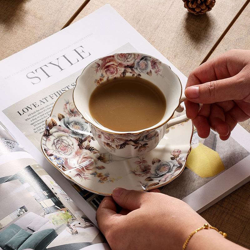 European-style flower coffee cup saucer Western-style retro gold ceramic mug home senior sense teacup