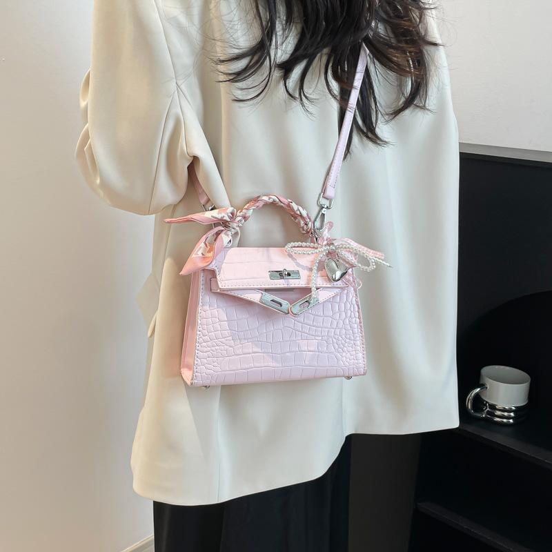 

Женская сумка Новая модная универсальная сумка-мессенджер Портативная маленькая квадратная сумка no pendant розовый