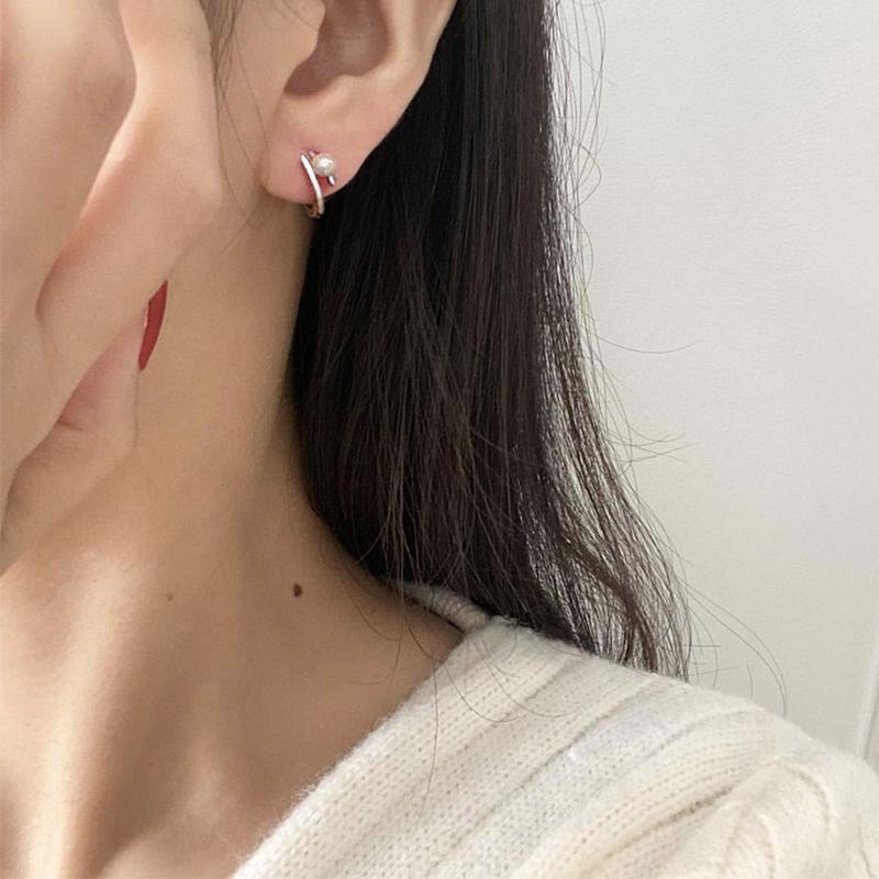 Retro Temperament Arc Ear Buckle Earrings Women's Simple Niche Design Earrings