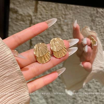 Vacation Wind Metal Shell Earrings Women's Niche Pleated Gold Stud Earrings Commuter Ears