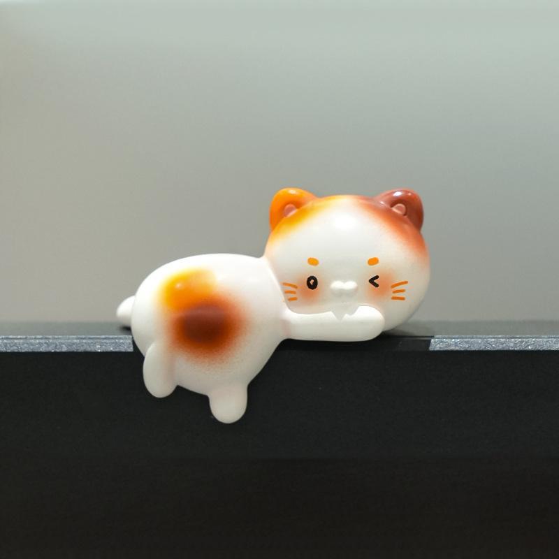 Adorable Cartoon Gourd Animal Figurine Lucky Resin Ornament Small Decor for Computer Monitor Edge Bedroom Desktop Gift