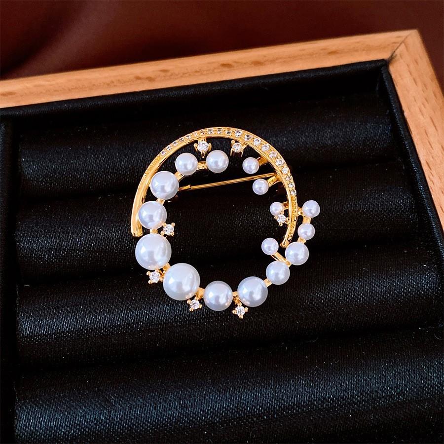 Średniowieczna Vintage Broszka z Kontrastującą Pszczołą Inkrustowana Diamentami Retro Lekki Luksus High-endowa Korsaż Wykwintne Wszechstronne Dodatki Kobiety