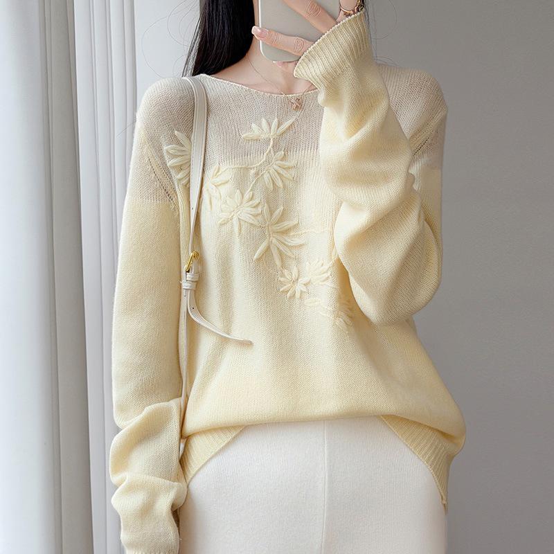 2026 Women's Hand-Embroidered Pure Wool Knitwear: Soft, Loose, Round Neck, Long Sleeve Sweater for Autumn/Winter