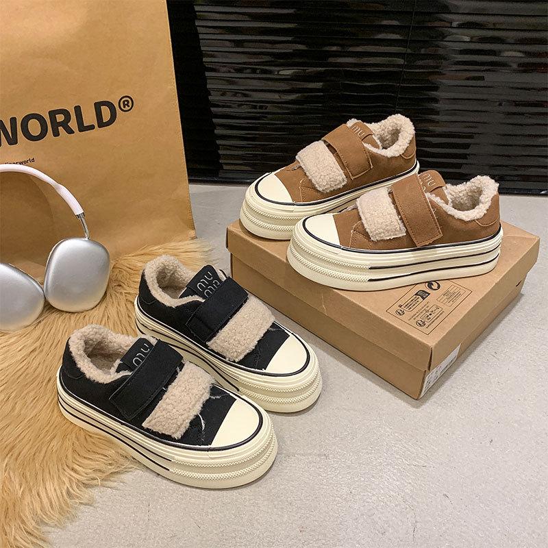 Thick-soled Velcro plush board shoes women's winter new round head versatile height-increasing warm casual shoes
