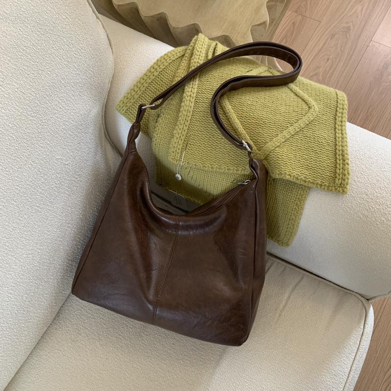 

Versatile commuter large-capacity messenger bag autumn and winter new fashion pu advanced texture shoulder tote bag