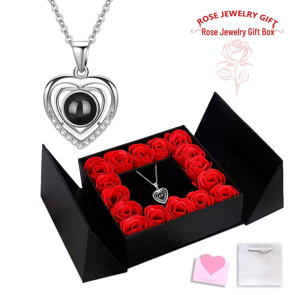 Naszyjnik Projekcyjny Ozon Podwójne Serce: Elegancki Wisiorek z napisem 'Kocham Cię' w 100 Językach