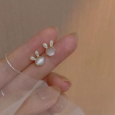 Orecchini Carini a Forma di Coniglietto con Pietra Occhio di Gatto per Donne Senza Fori per le Orecchie Design di Nicchia e alla Moda Versatili