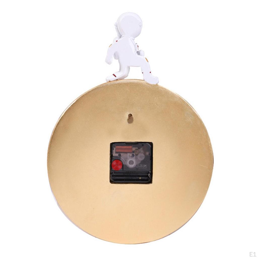 Luxury Astronaut Wall Clock, Fashionable Silent Clock Decoration