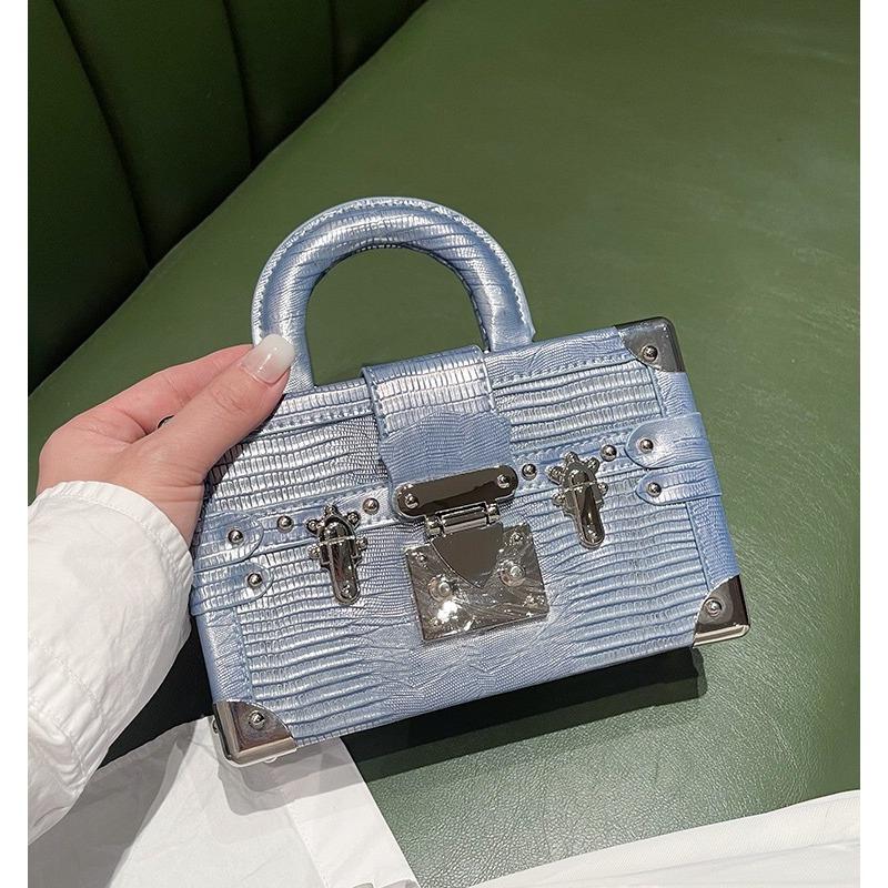 A High-end, Light Luxury, Niche Crocodile and Snake Pattern Small Box Bag with A Shoulder and Hand