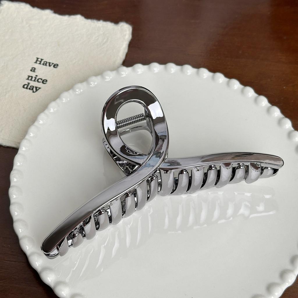 High-end Large Hair Claw Clip In Shiny Silver Resin For Effortless Elegant Hairstyles