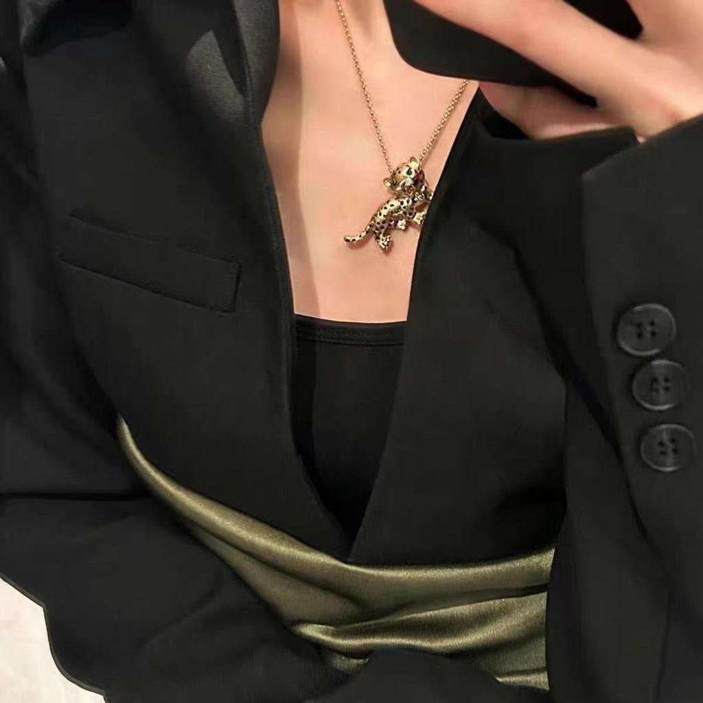 [Golden Leopard Eyes] Golden Leopard Brooch Niche Design Creative Pendant Suit Coat Heavy Industry Pin Accessories