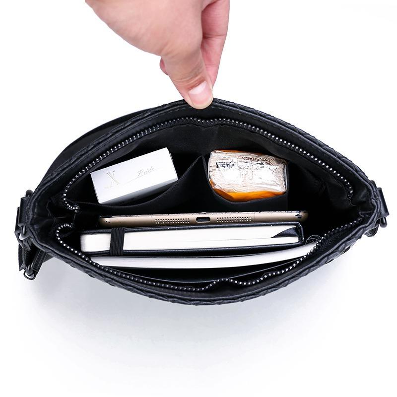New woven men's bag business casual shoulder messenger bag small messenger men's bag simple, fashionable and lightweight