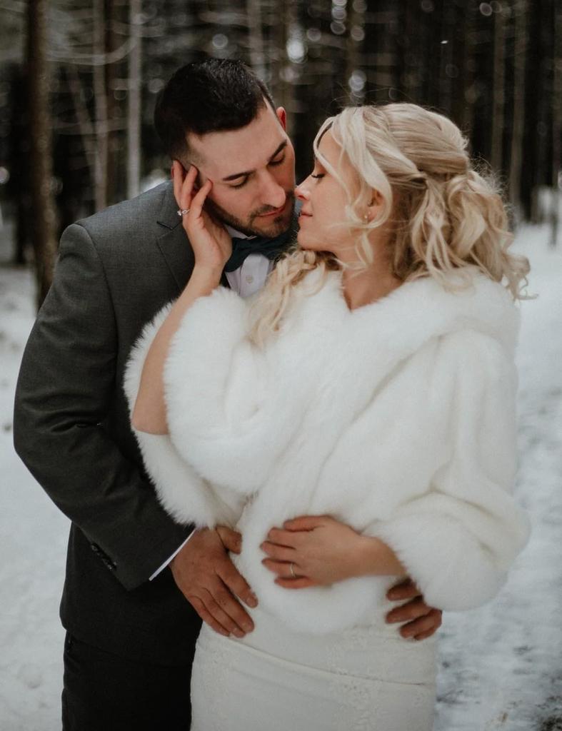 BEAUTELICATE Thick Fur Warm Faux Fur Cape for or Any Occasion Women's Shawl, Large, Winter, Hooded, Wedding, Party,