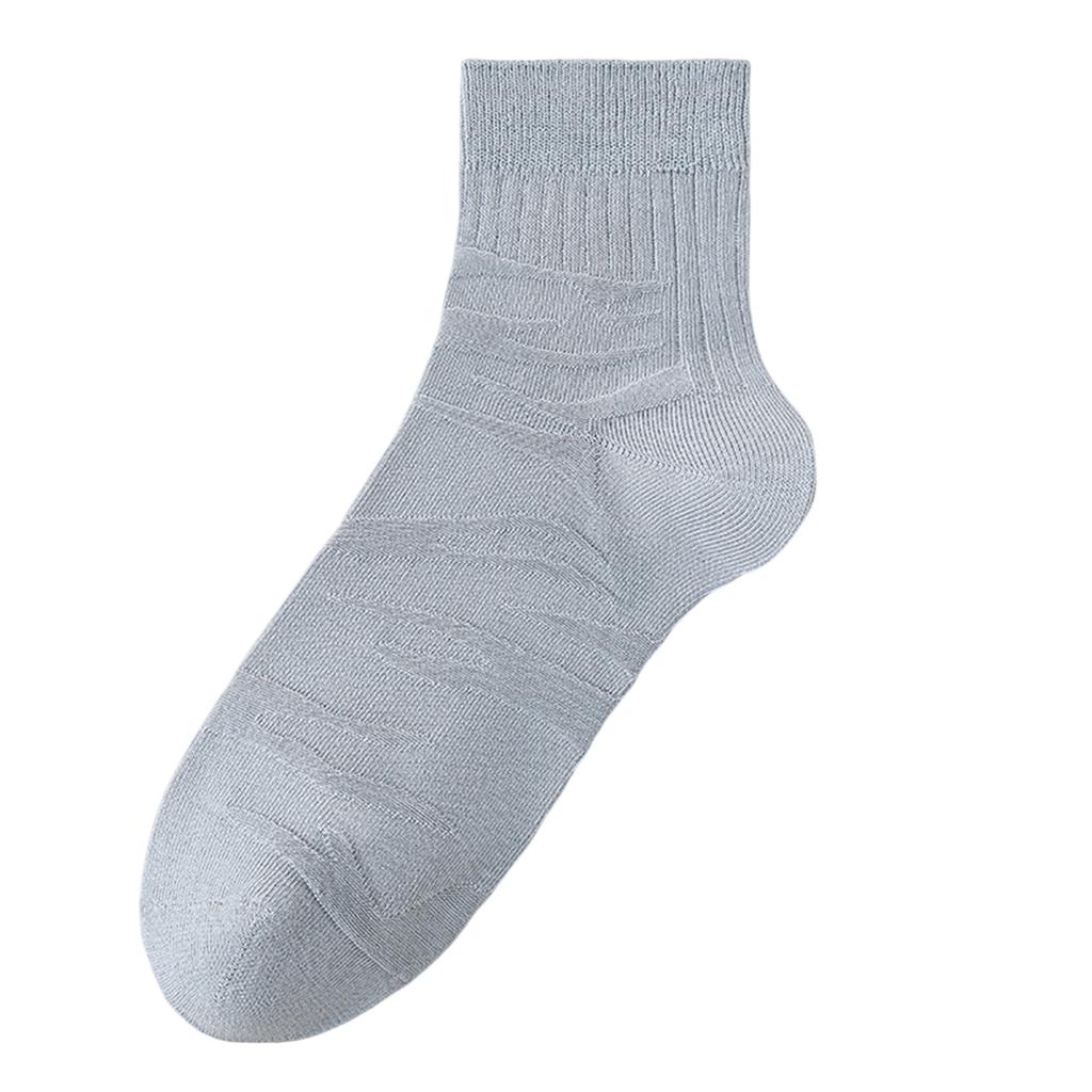 Men's Mid-Calf Socks Breathable Athletic Socks Seamless Design Antibacterial Sweat Absorption Durable Fabric for Sports and Daily Wear