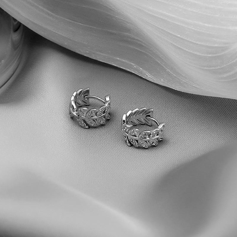 Mori Small Fresh Olive Branch Ear Buckle Small Temperament Diamond Leaf Earrings Ear Buckle Ear Jewelry Women