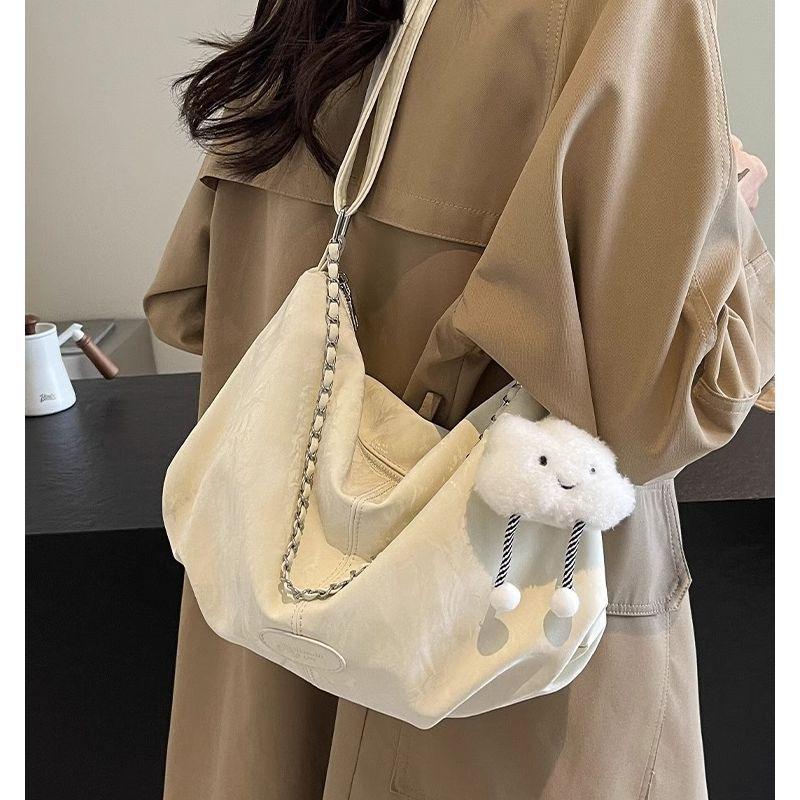 Today's popular bags women's new high-end shoulder bags large-capacity messenger bags commuter dumpling bags
