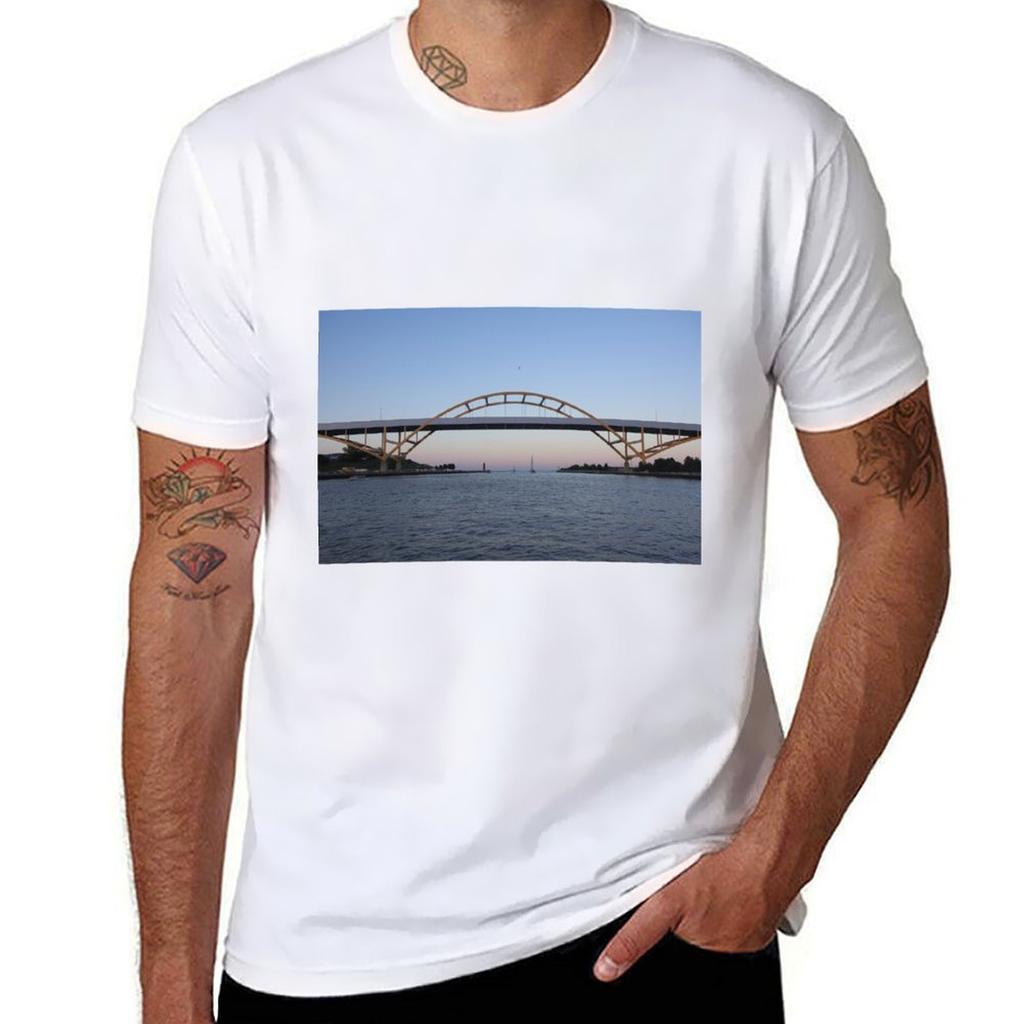 Hoan Bridge at Sunset TShirt Outdoor Work Short Sleeve Top