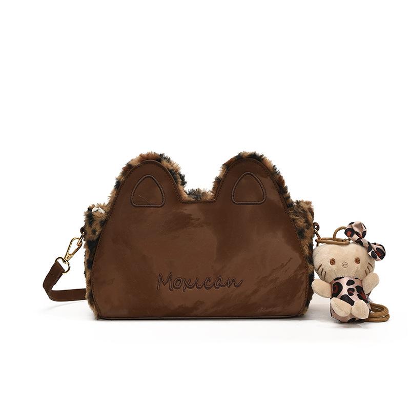 

Retro matte niche bag women s new autumn and winter contrasting color versatile messenger bag fashionable shoulder bag Without pendant темно-коричневого