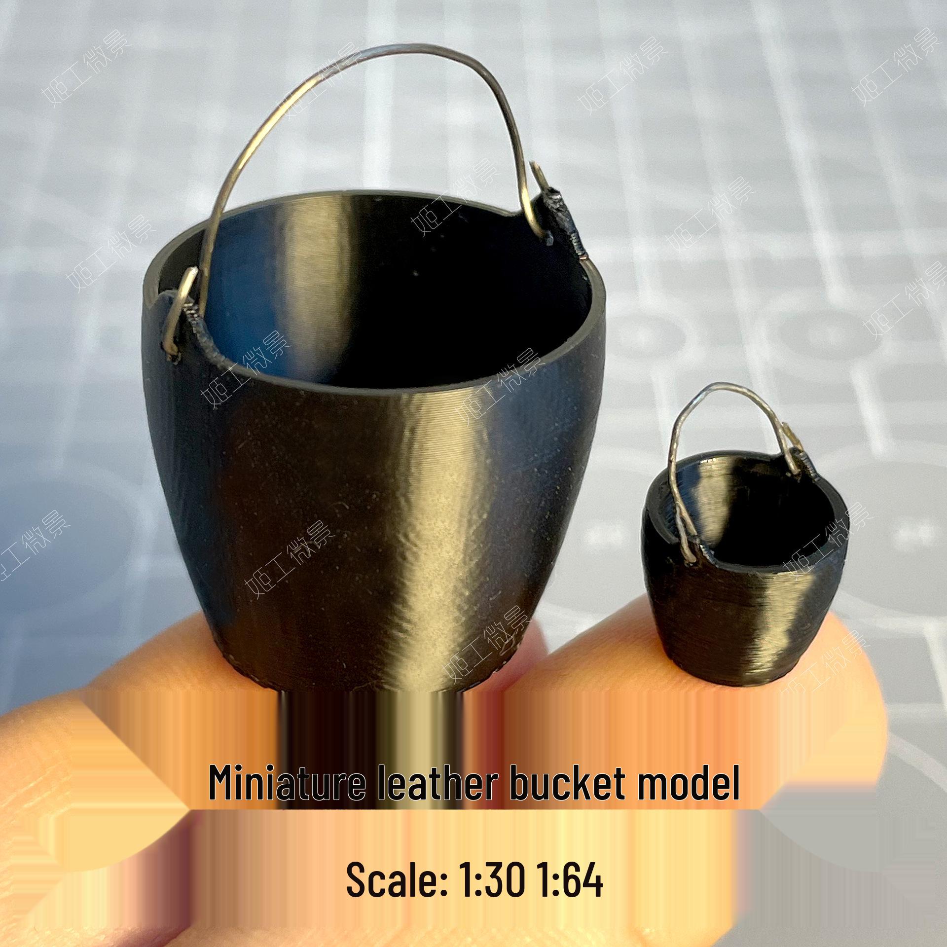 

Handmade Miniature Leather Bucket Toy for Kitchen Sandbox Scenes - 1/30/25/64 Scale 1:64 Bucket Model
