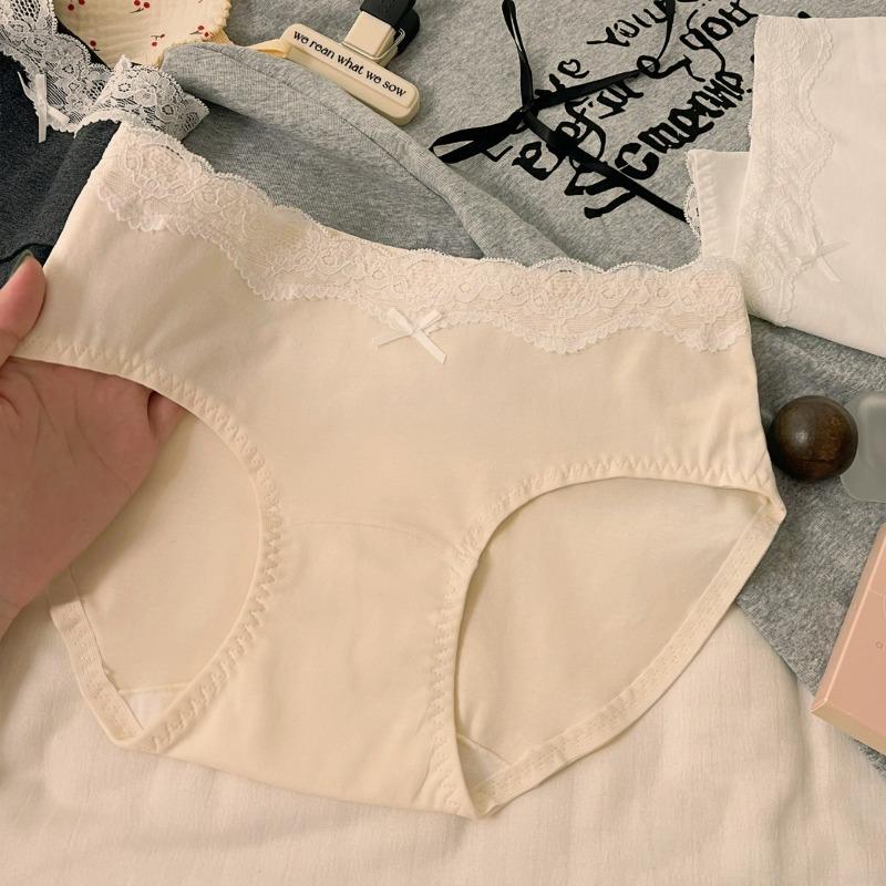Women's Lace Edge Skin Friendly Mid-waist Extension Crotch Triangle Briefs