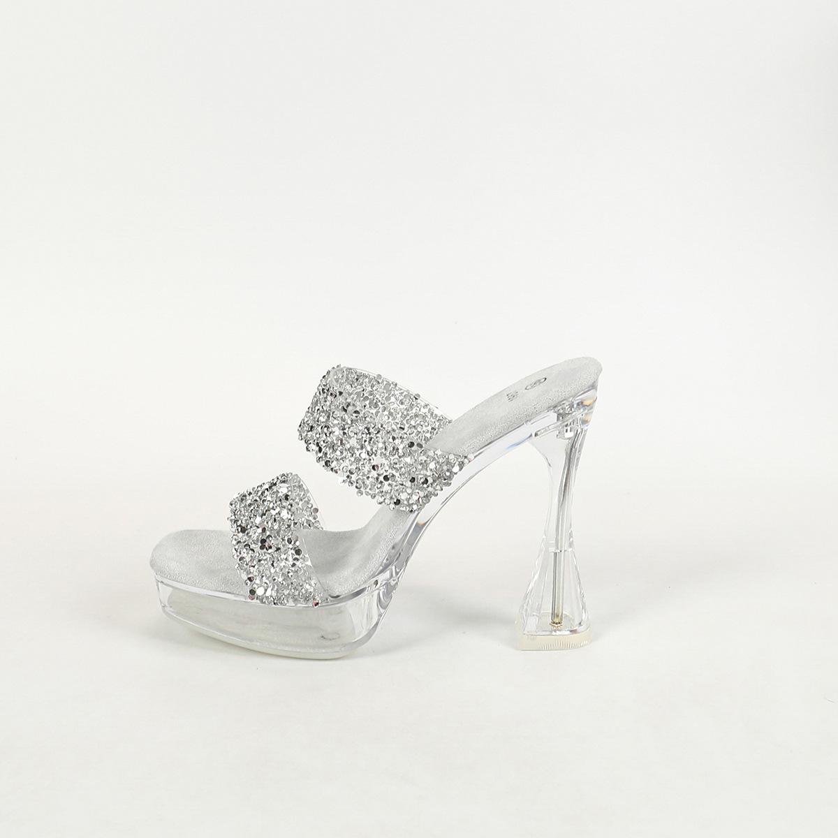 Сексуальная модель автомобиля — фото 17