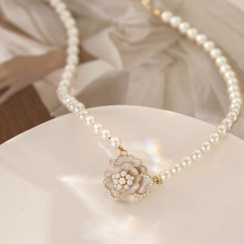 French Fairy Camellia Retro Pearl Necklace Female Niche Design Elegant Collarbone Chain
