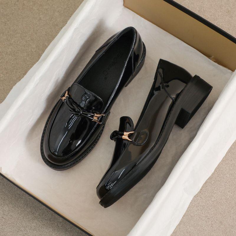 Leather small leather shoes women's new spring flat bottom comfortable black work soft bottom spring and autumn